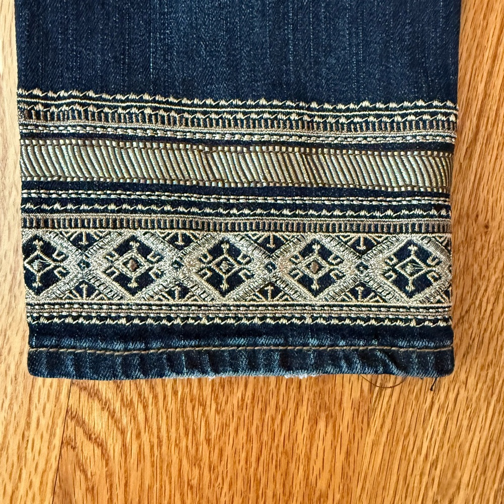 White House Black Market Dark Blue Cropped Jeans with Embroidered Hem - Picture 5 of 5